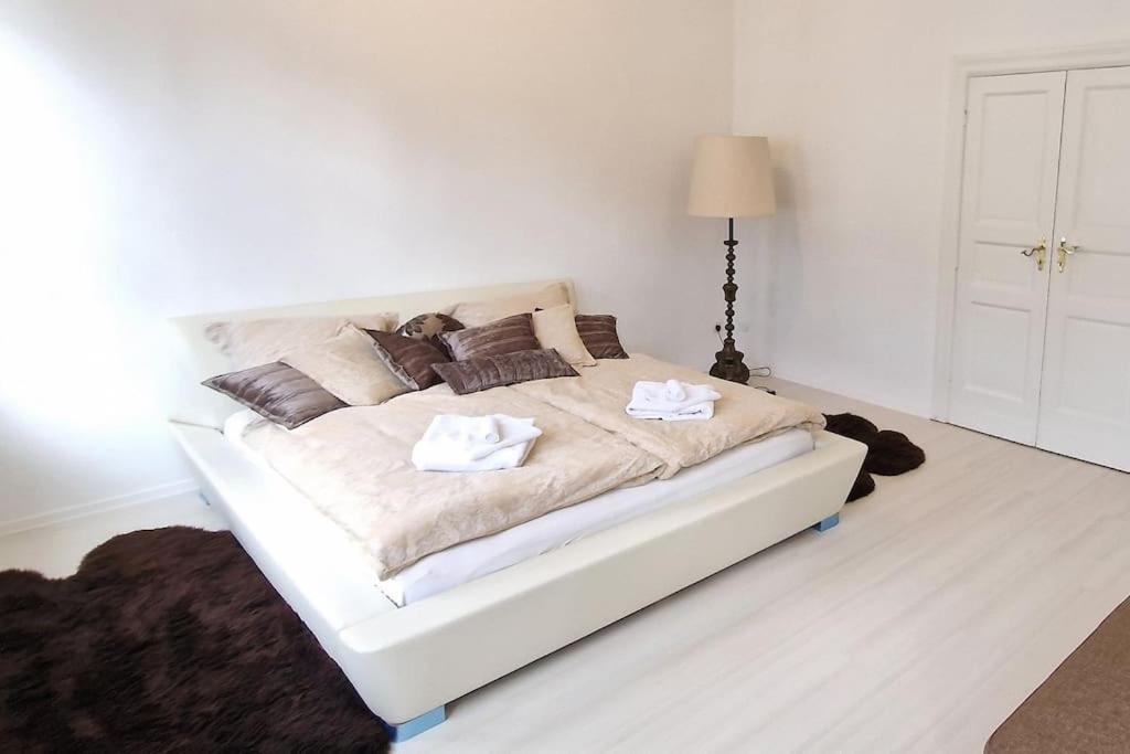 Luna City-Apartment 80Qm 2 Zimmer 2 Baeder 20Km Messe Airport Крефельд Экстерьер фото